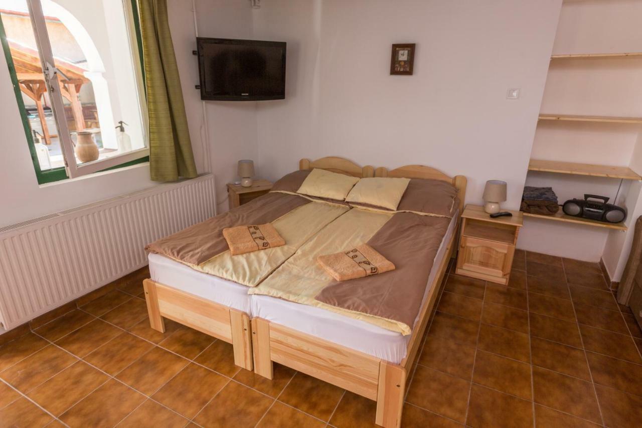 Hotel Gádoros Vendégház à Egerszalók Extérieur photo