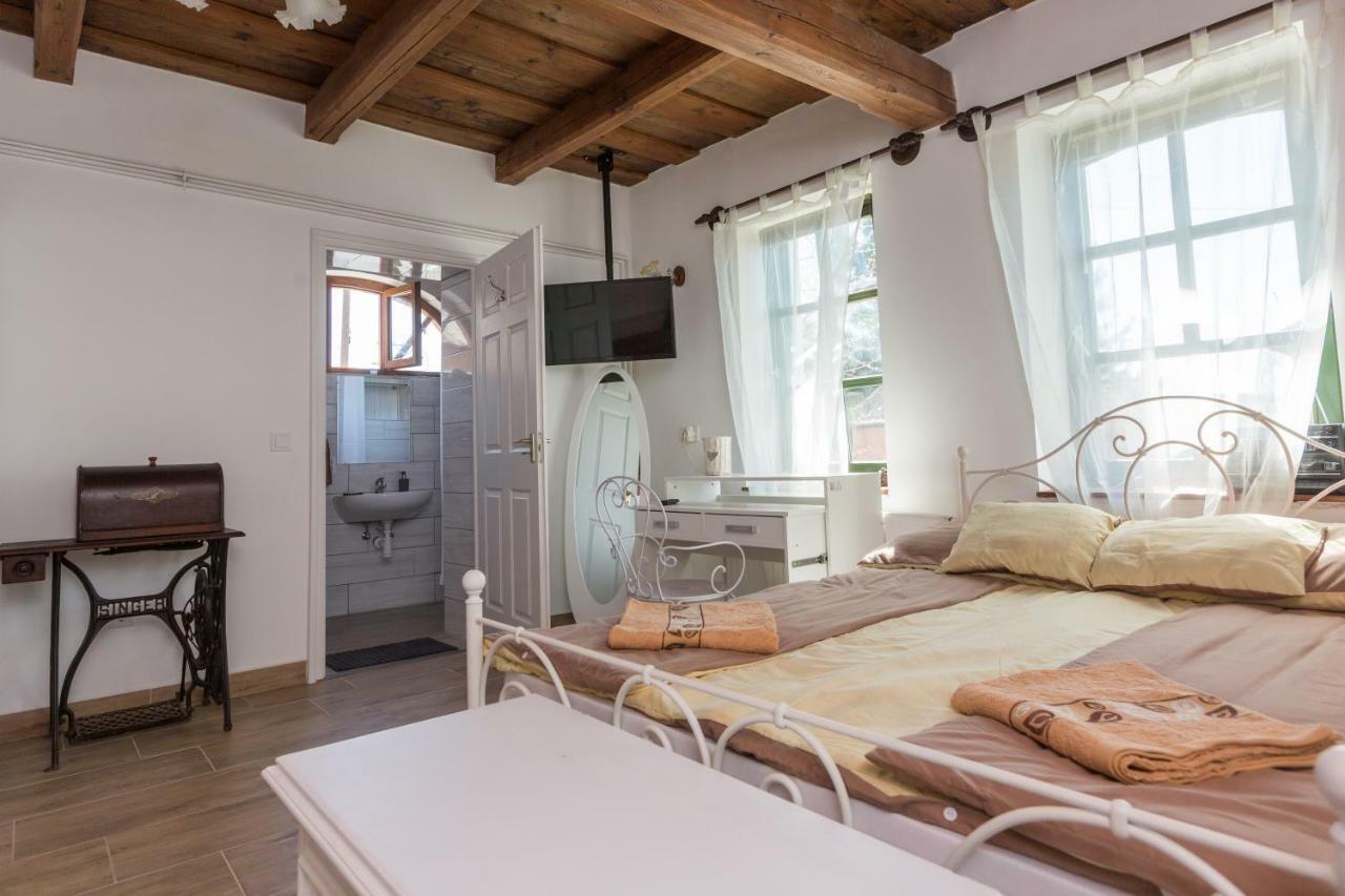 Hotel Gádoros Vendégház à Egerszalók Extérieur photo