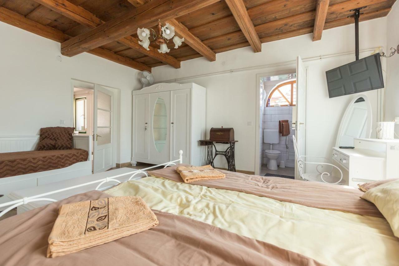 Hotel Gádoros Vendégház à Egerszalók Extérieur photo