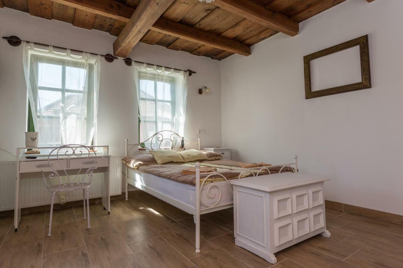 Hotel Gádoros Vendégház à Egerszalók Extérieur photo