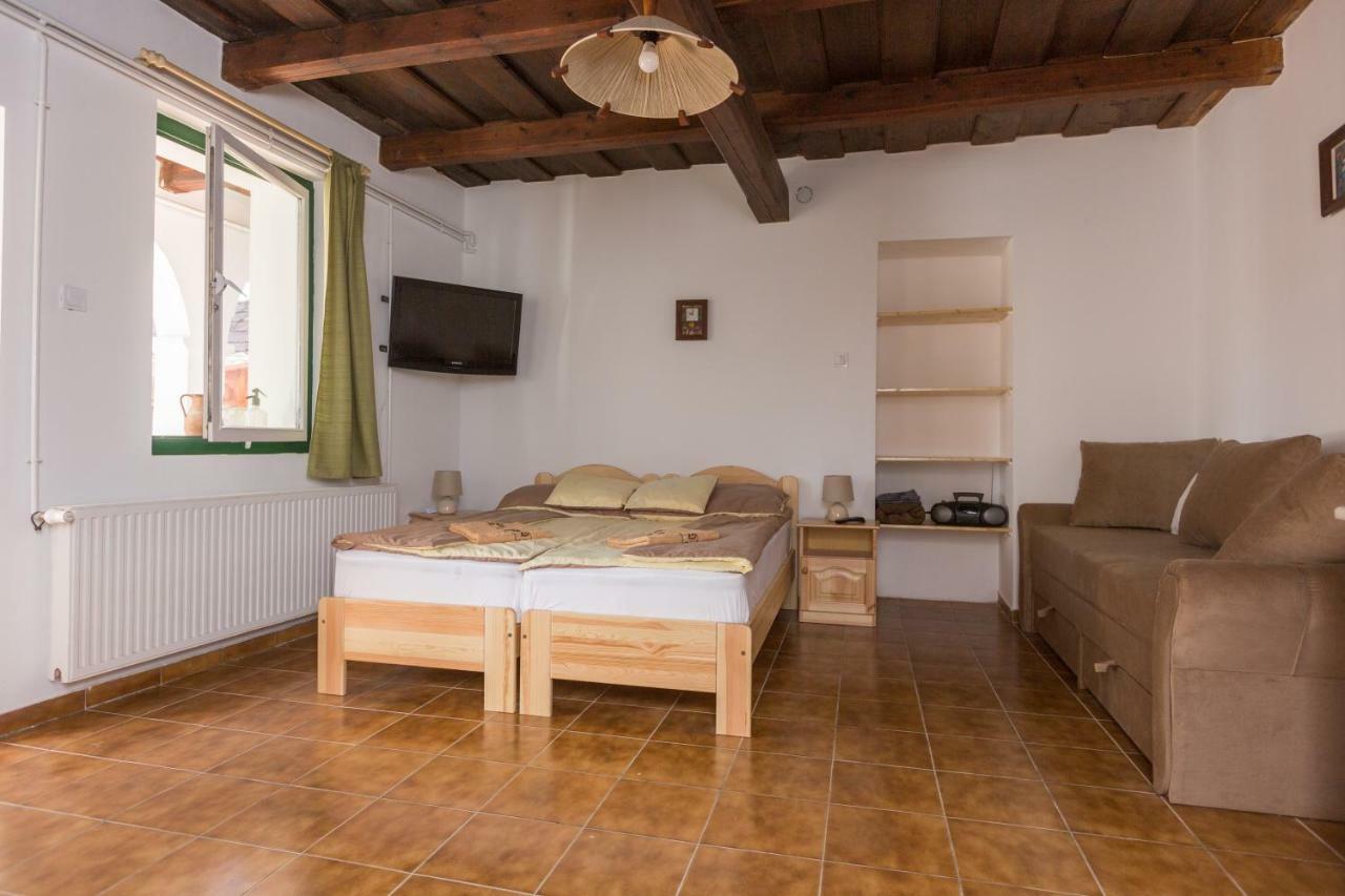 Hotel Gádoros Vendégház à Egerszalók Extérieur photo