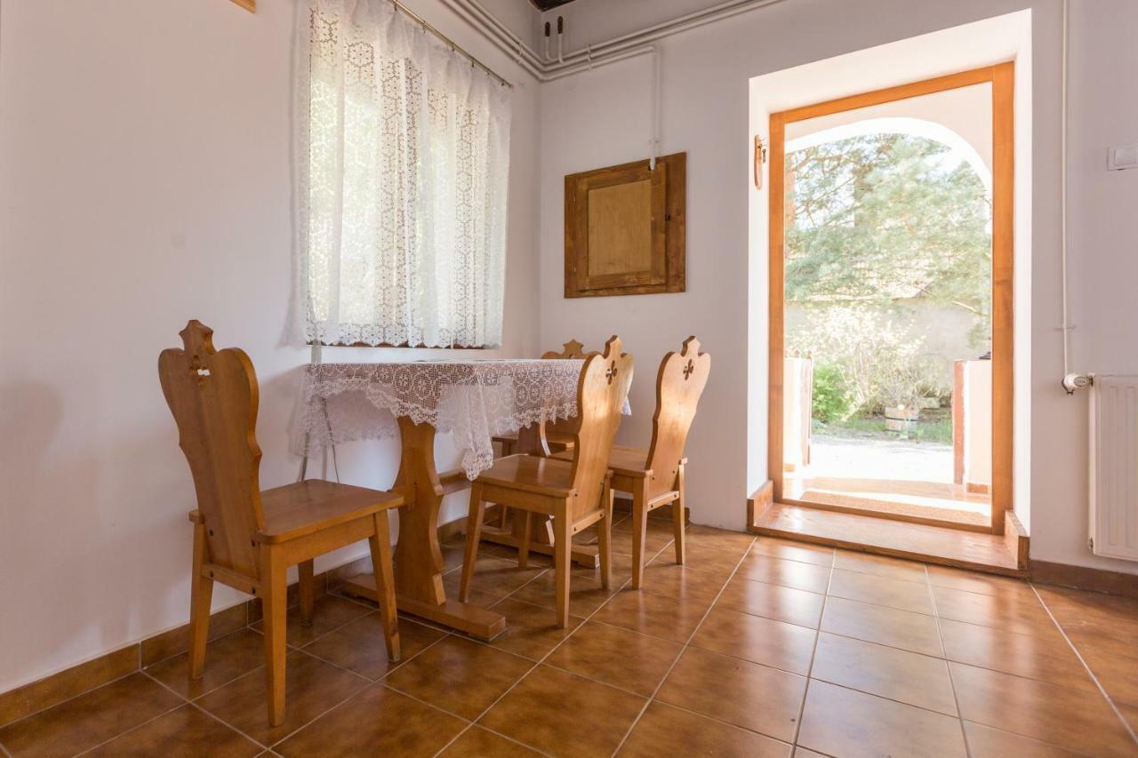 Hotel Gádoros Vendégház à Egerszalók Extérieur photo