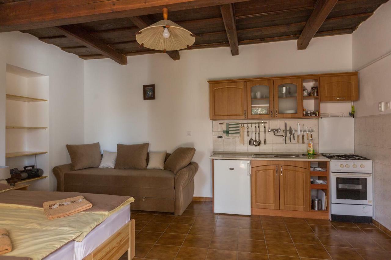 Hotel Gádoros Vendégház à Egerszalók Extérieur photo