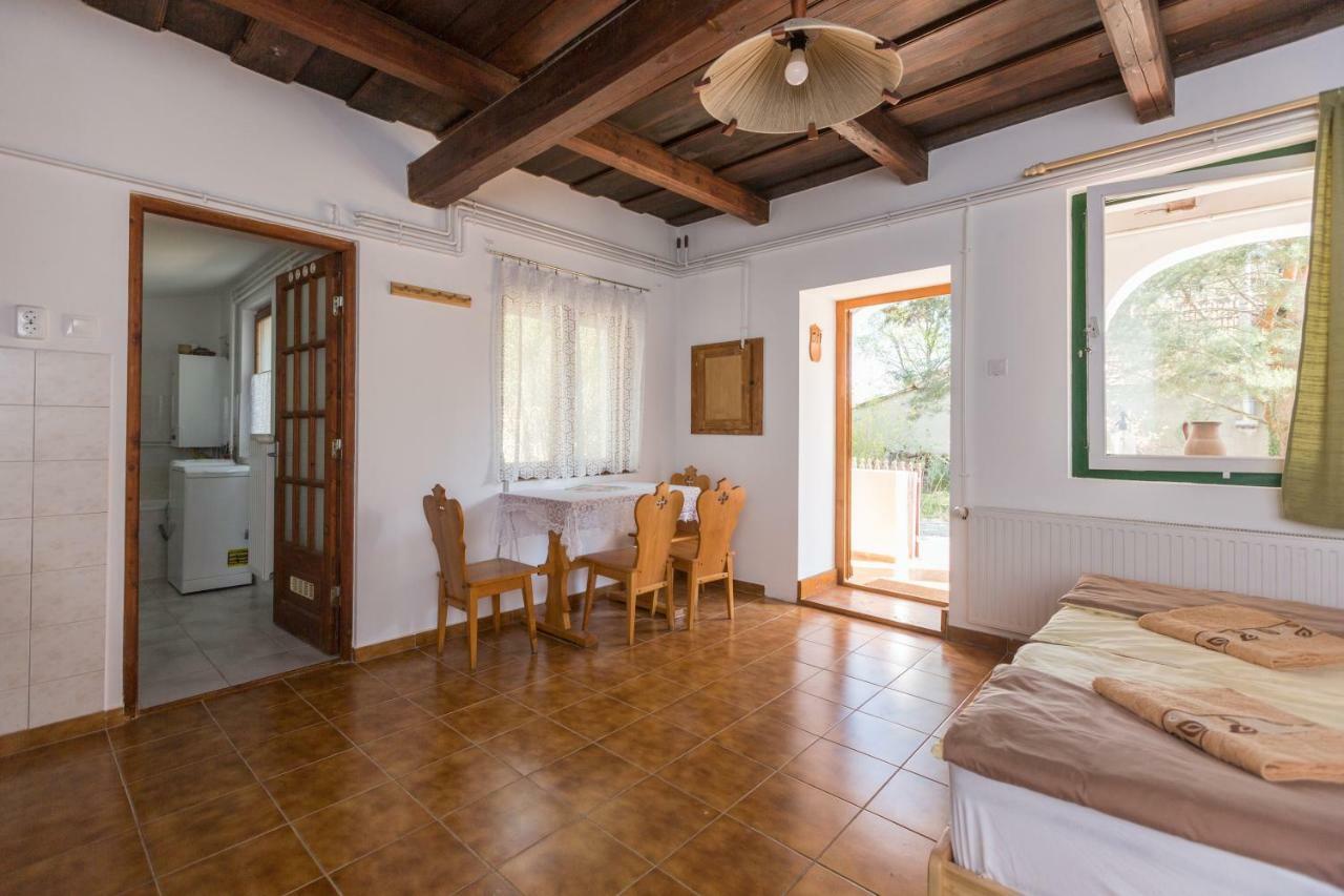 Hotel Gádoros Vendégház à Egerszalók Extérieur photo