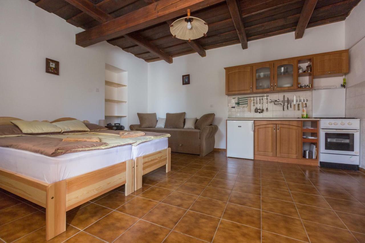 Hotel Gádoros Vendégház à Egerszalók Extérieur photo