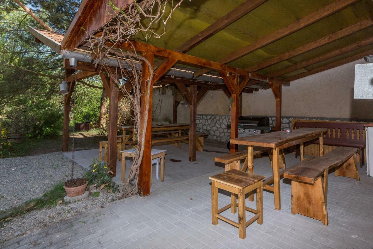 Hotel Gádoros Vendégház à Egerszalók Extérieur photo