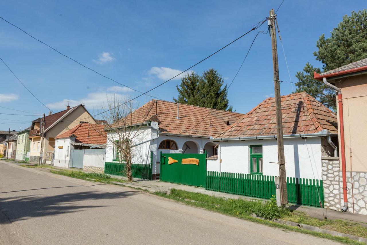 Hotel Gádoros Vendégház à Egerszalók Extérieur photo