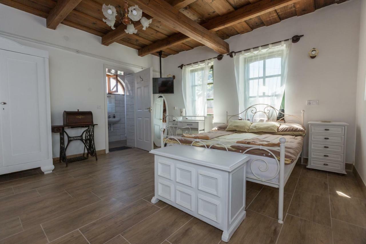 Hotel Gádoros Vendégház à Egerszalók Extérieur photo