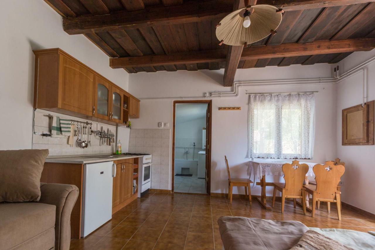 Hotel Gádoros Vendégház à Egerszalók Extérieur photo