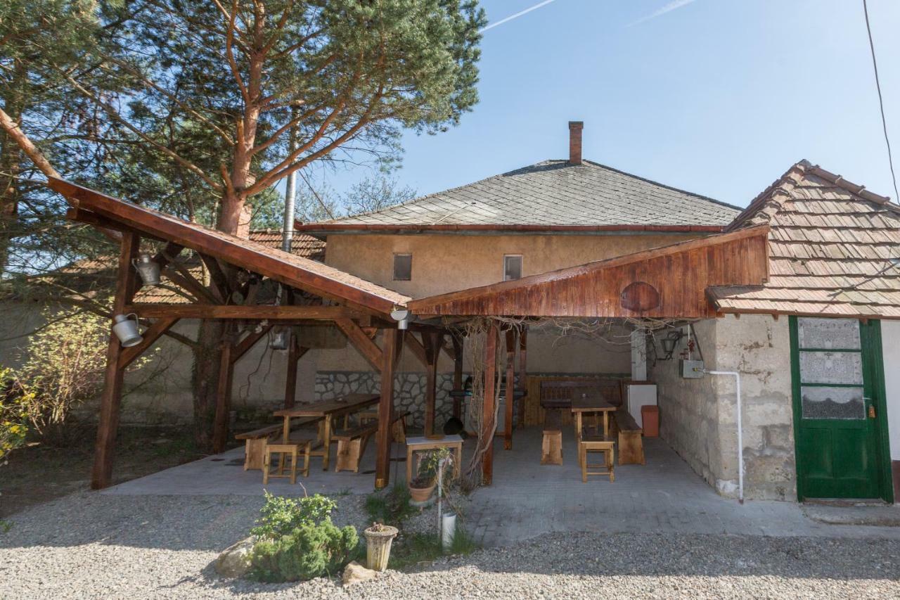 Hotel Gádoros Vendégház à Egerszalók Extérieur photo